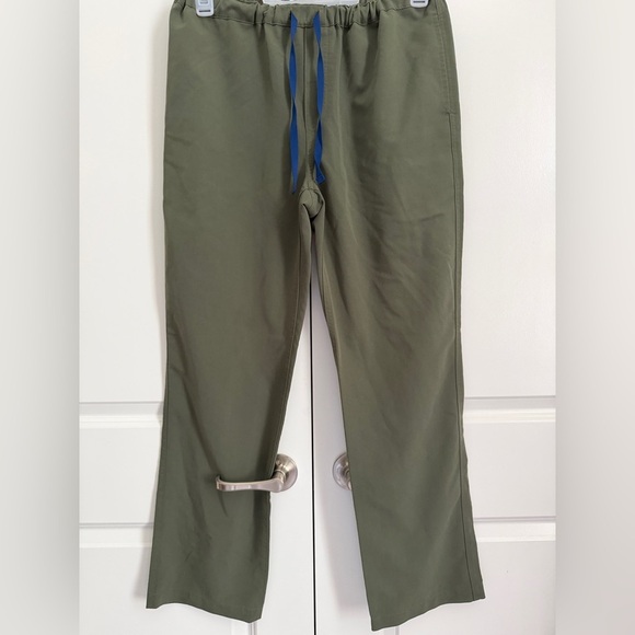 FIGS Women’s Scrub Pants Olive Green Straight Leg Drawstring Medical Workwear M - Picture 1 of 6